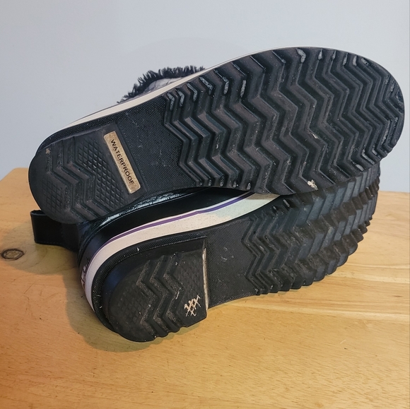 Sorel Tivoli II Womens snow boots size 6 - Picture 4 of 4